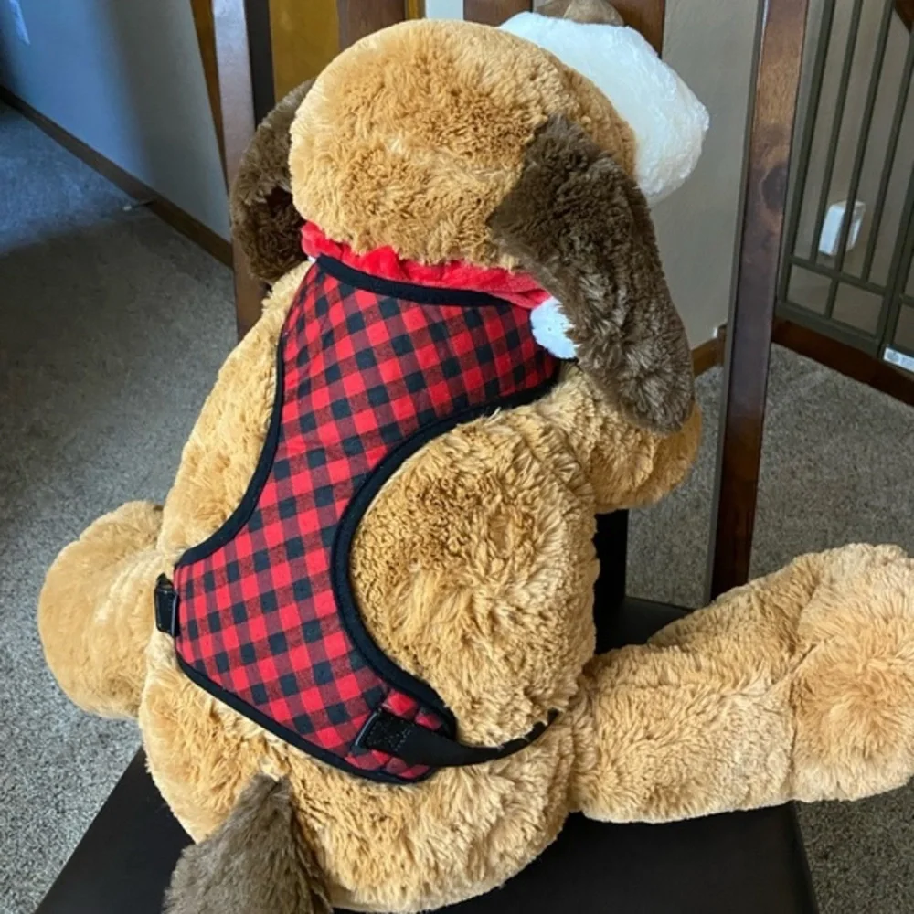 NWOT Med Sz Black/Red Plaid Adjustable Dog Harness